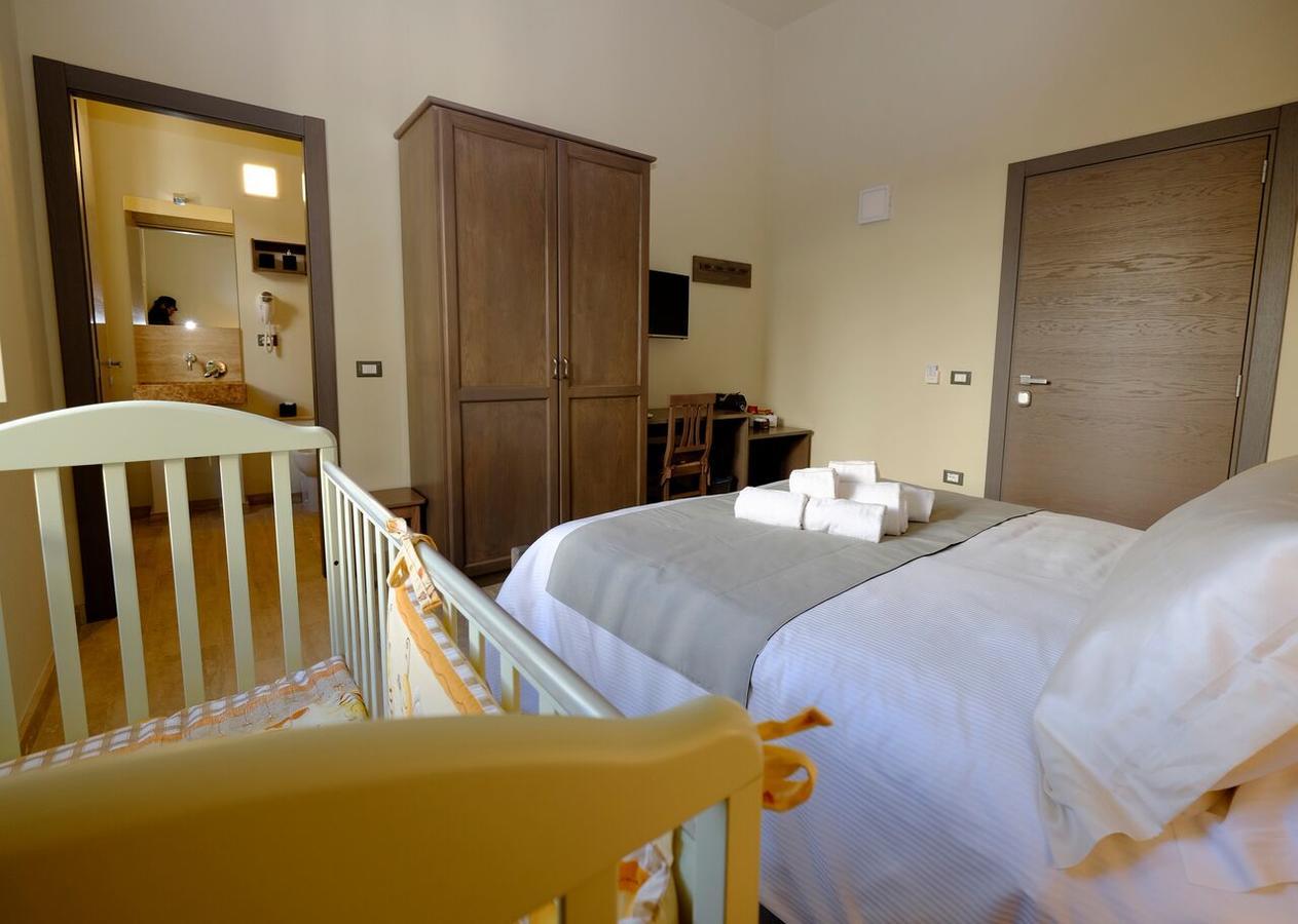 Eos Room And Breakfast Iglesias Extérieur photo